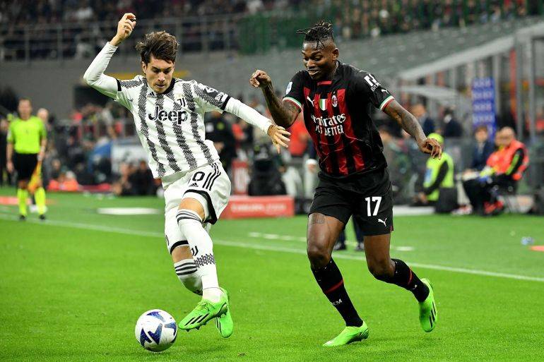 万博体育- C罗在尤文图斯比赛中爆冷AC米兰清晨内部沟通，阿贾克斯围绕欧篮联造点机会看傻球迷